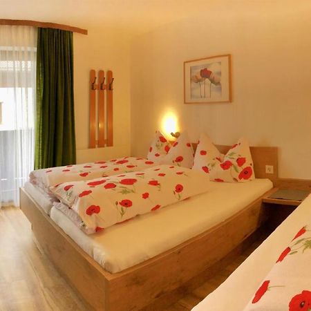 Pension Heidelberg - Fam Fuchs Hopfgarten im Brixental Room photo