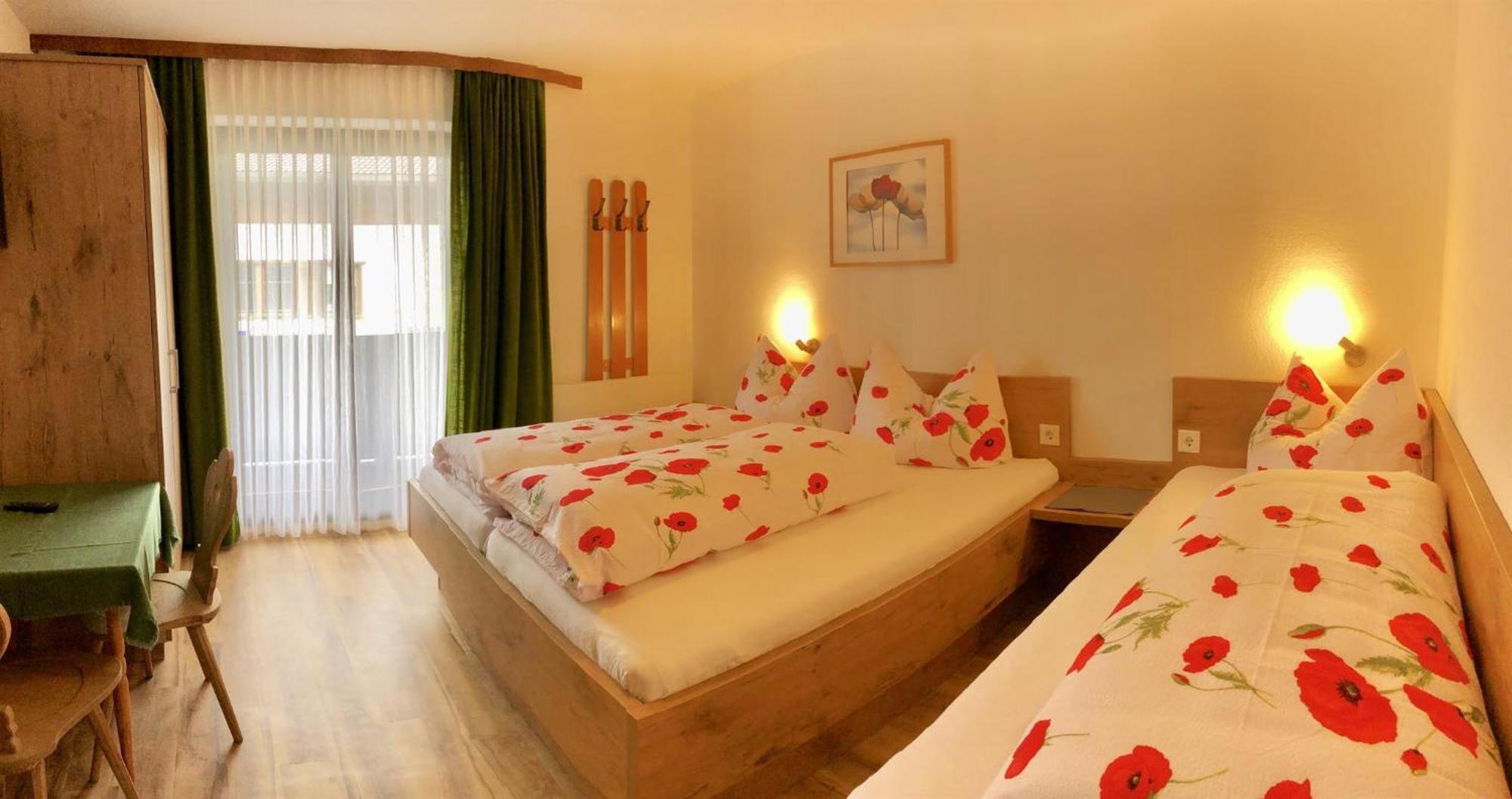 Pension Heidelberg - Fam Fuchs Hopfgarten im Brixental Room photo
